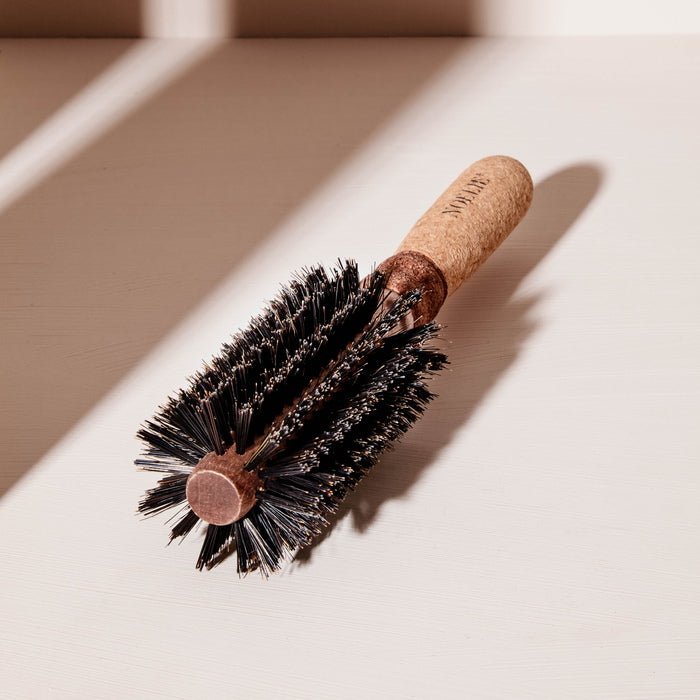 Round brush medium side view