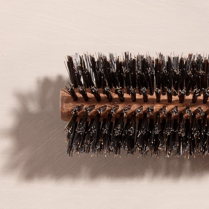 Round brush medium close up