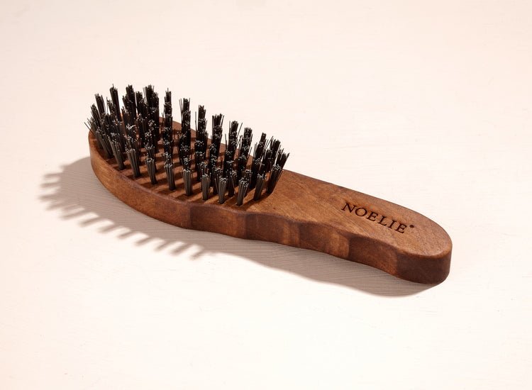 Noelie Vegan scalp brush Still Life 2