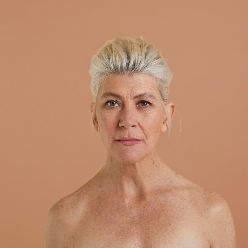 Il Nuud Deodorante Nero Modello Donna