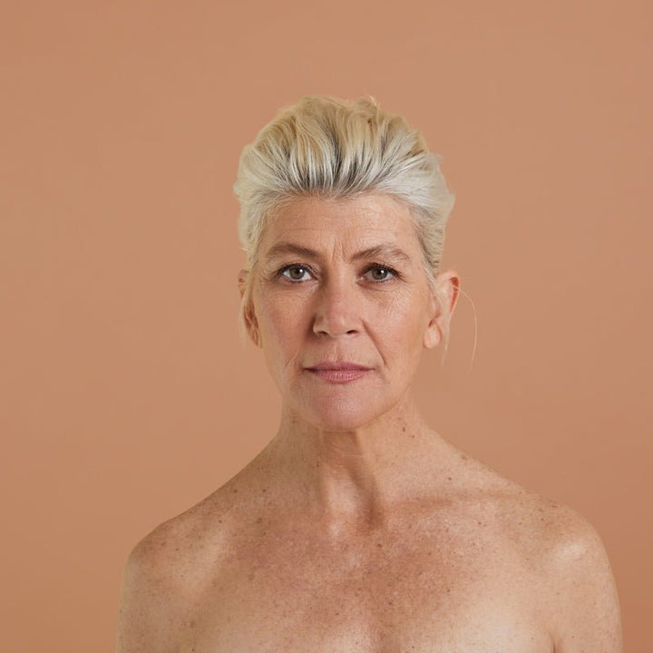 Il Nuud Deodorante Nero Modello Donna