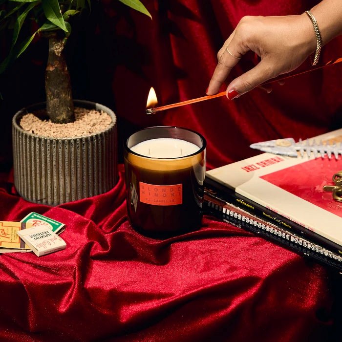 PF Candle Co. Hi-Fi Collection Blonde Hinoki - Iluminación ambiental de la vela