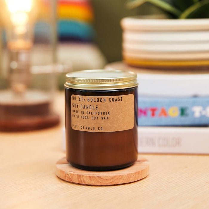 P.F. Candle Co. No. 21 Golden Coast 204 g - Close up jar