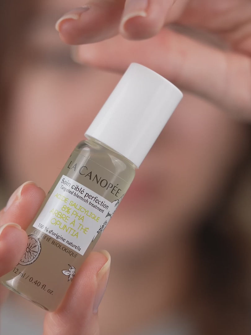 Anwendungvideo des La Canopée Pickel-Roll-on bei unreiner Haut