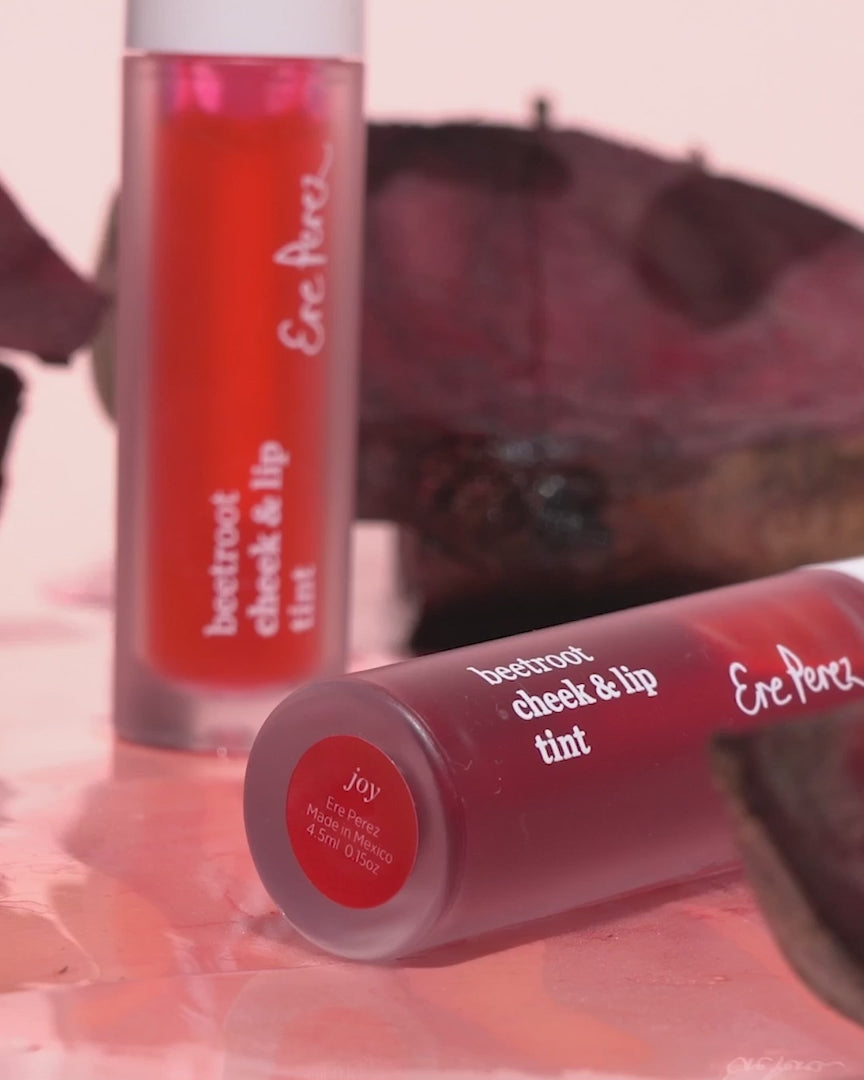 Beetroot Cheek & Lip Tint - in der Anwendung