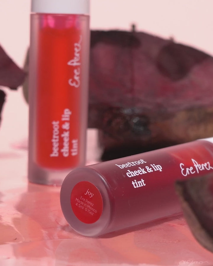 Beetroot Cheek & Lip Tint - in der Anwendung
