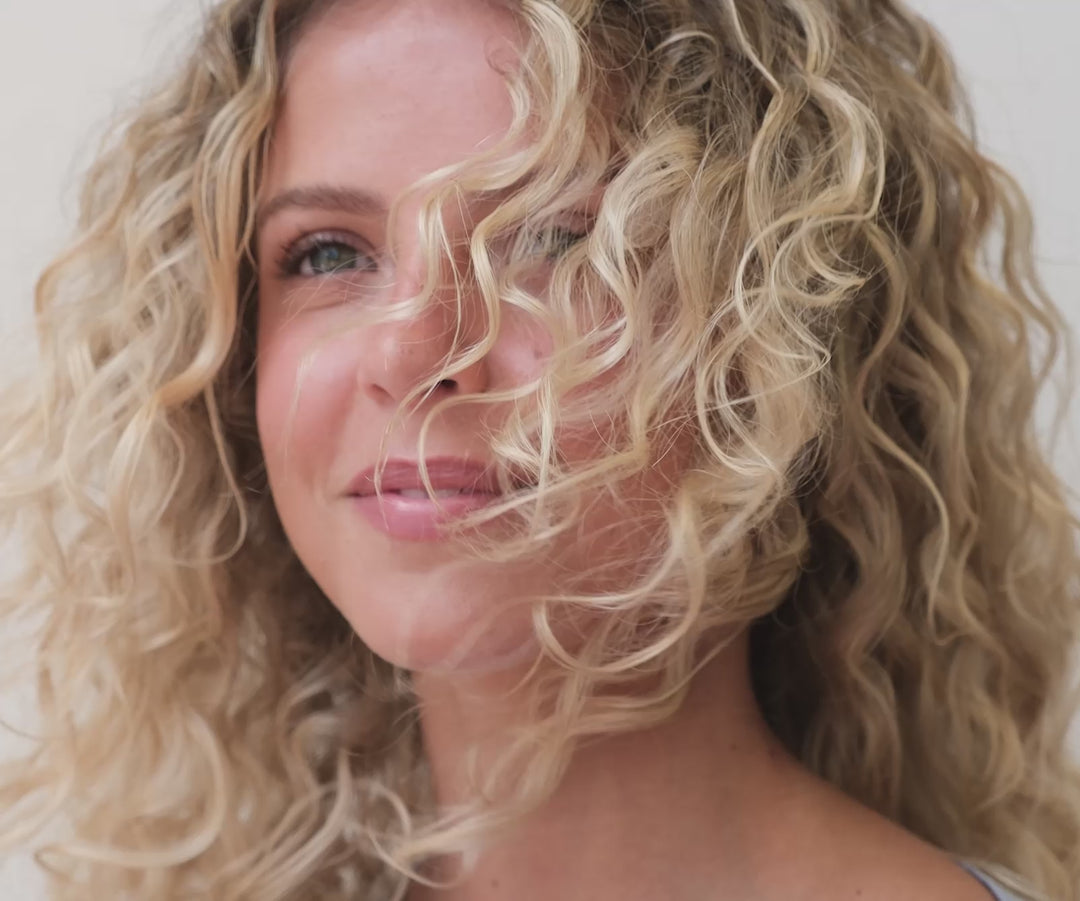 Rahua Rebalance Conditioner mit Rahua-Öl, Sacha Inchi und Calendula im Video