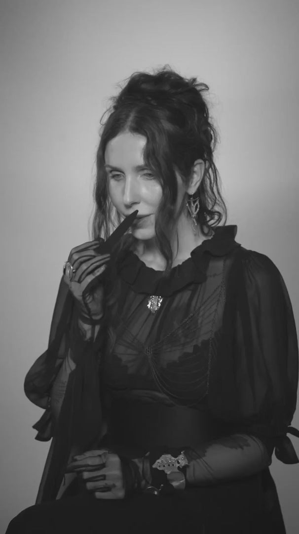 Spectral Grace - Duftbesprechung mit Douglas Little und Chelsea Wolfe