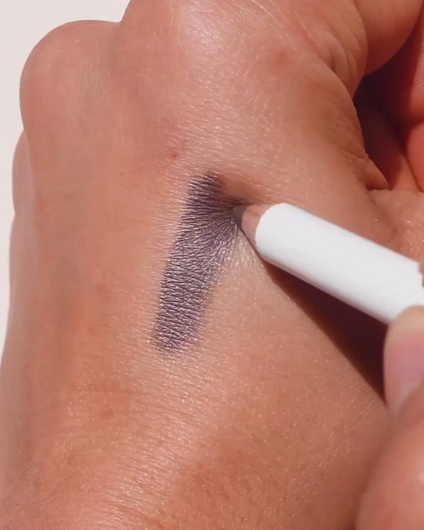 Jojoba Eye Pencil Stone - ein kühles Schiefergrau - wir zeigen wie es geht.