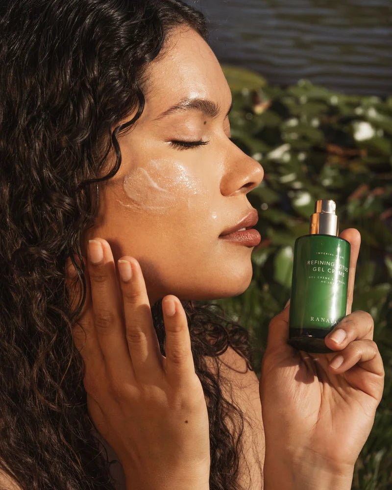 Refining Lotus Gel-Crème on skin