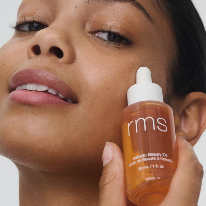 RMS Beauty Kakadu Beauty Oil Model 2