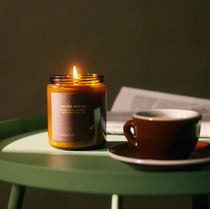 Salted Mocha Sojawachs-Duftkerze von P.F. Candle Co.