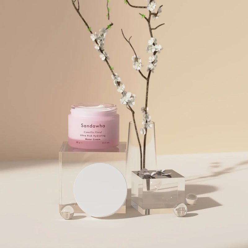 Ultra Rich Hydrating Camellia Floral Water Cream 55 g Still Life 2
