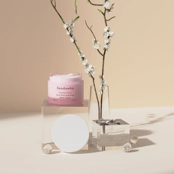 Ultra Rich Hydrating Camellia Floral Water Cream 55 g Still Life 2