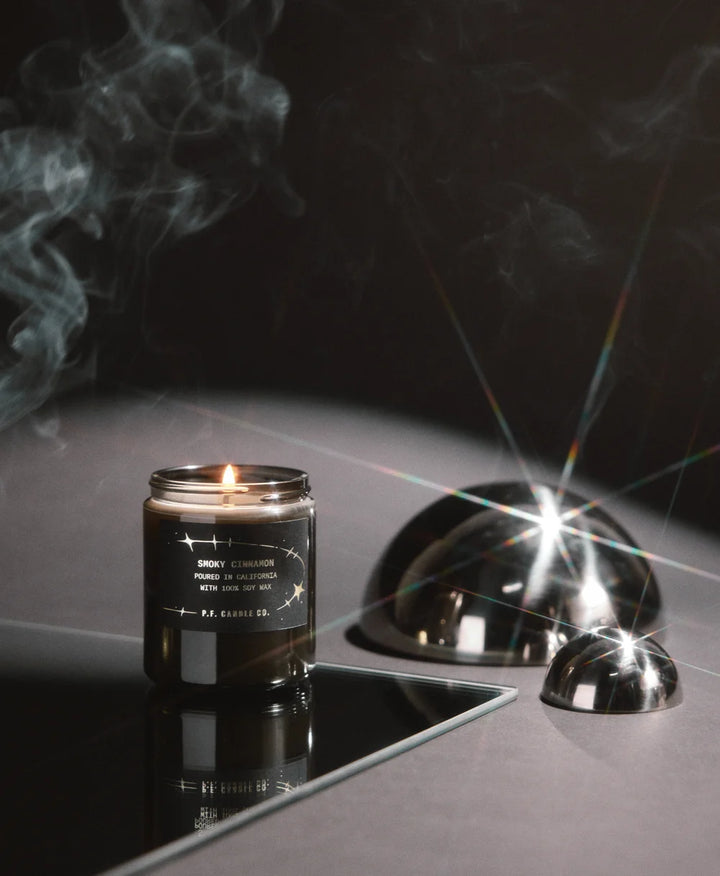 P.F. Candle Co. Smoky Cinnamon Celestial Duftkerze mit Sternenglitzer