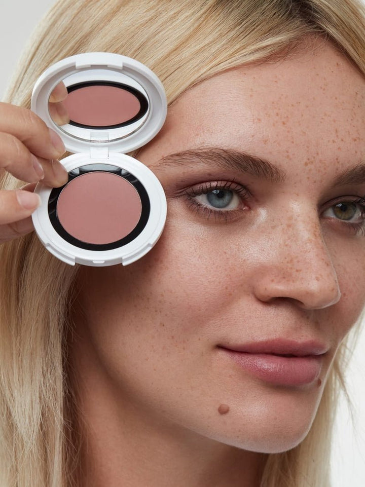 Imbe Eyeshadow Powder Rose 09 Model Look