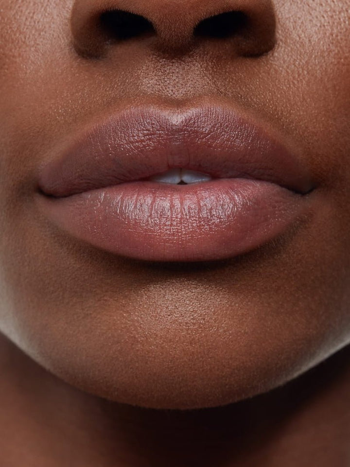 Tagarot Bálsamo Nutritivo Con Color Goji Modelo Labios