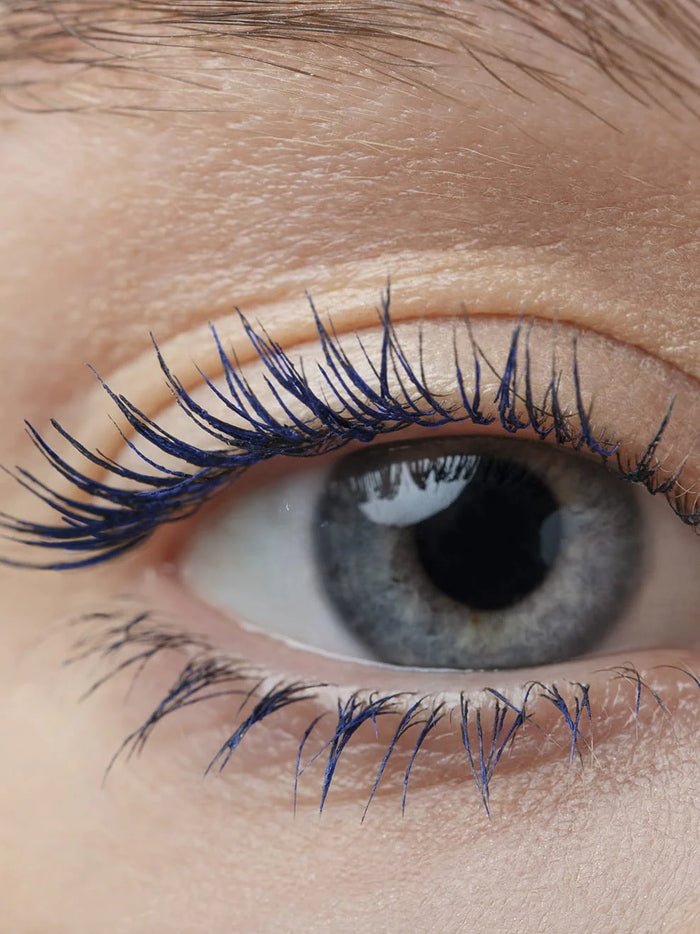 Wint Mascara 03 Midnight Blue - look