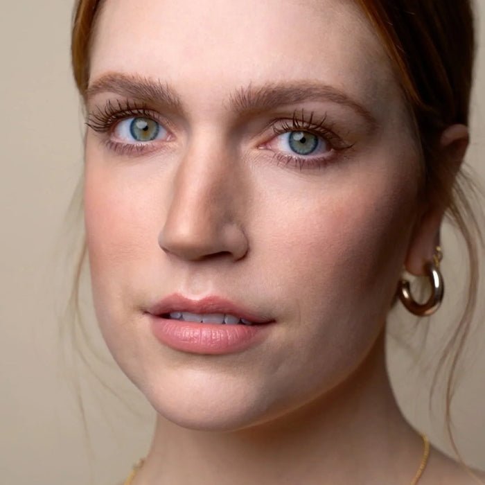 Wint Mascara 01 Chestnut Model