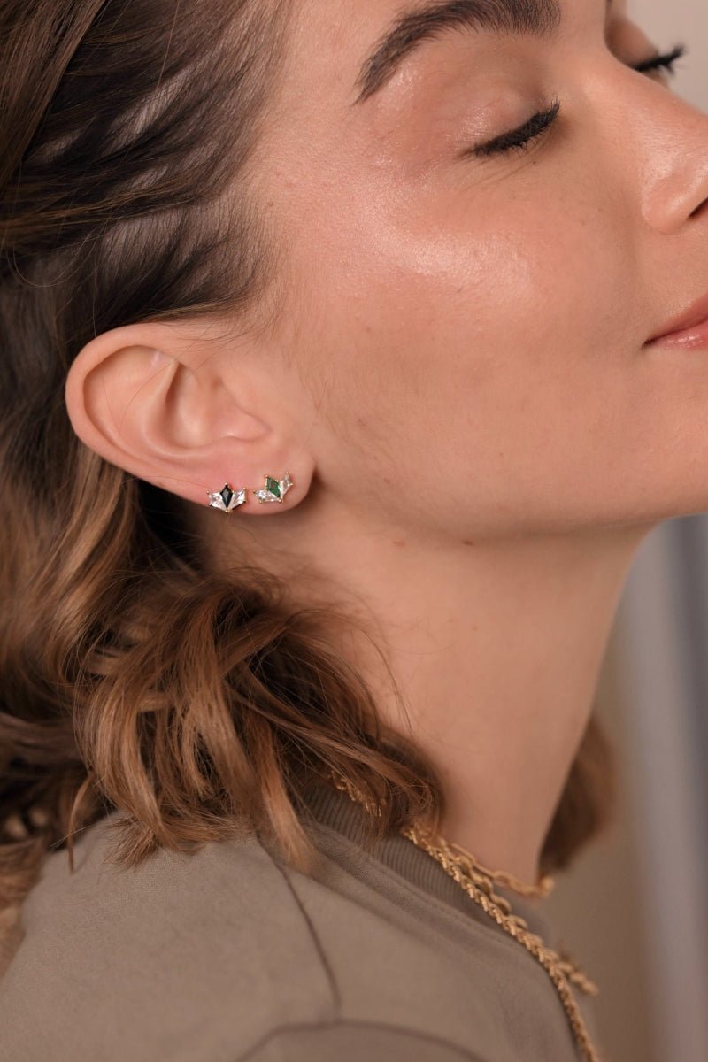 Waekura Fiora Stud Earrings Green - Model