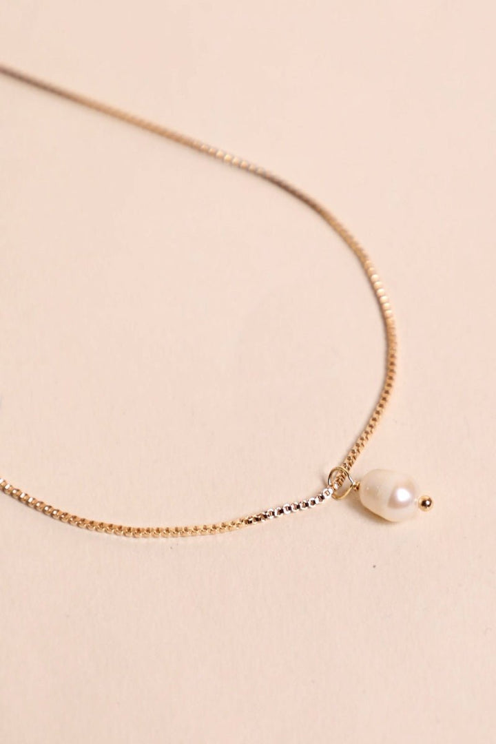 Waekura Madone Necklace - product photo