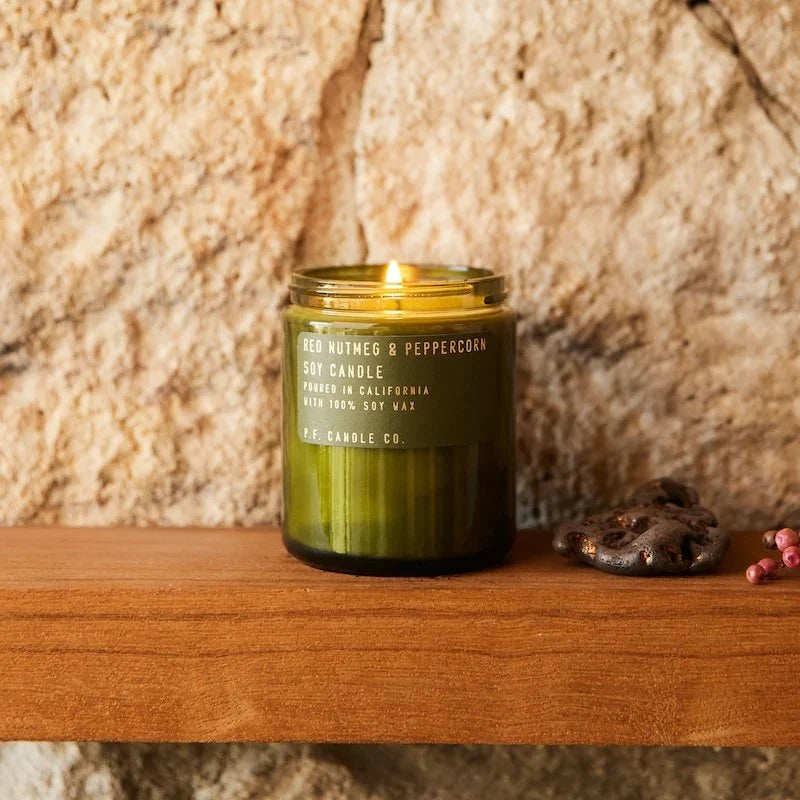 Red Nutmeg & Peppercorn von P.F. Candle Co.