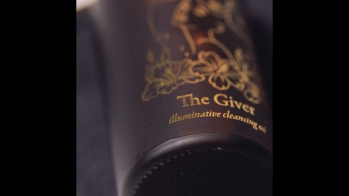 The Giver Illuminative Cleansing Oil and Makeup Dissolver Video