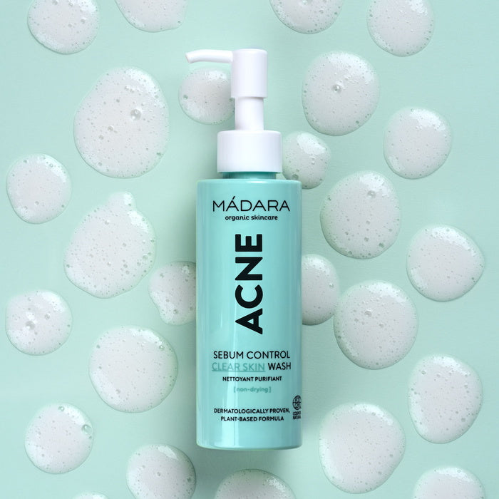 Mádara Acne Sebum Control Clear Skin Wash mood with foam