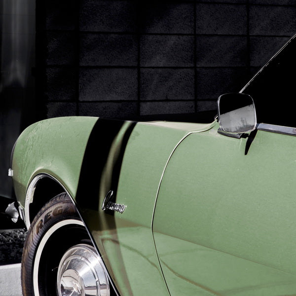 Abel Profumo Green Cedar lifestyle immagine vecchia macchina verde americana