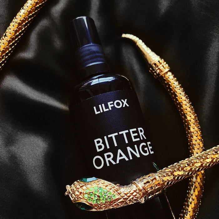 Lilfox Bitter Orange Brightening Neroli Toning Mist - atmosfera con oro
