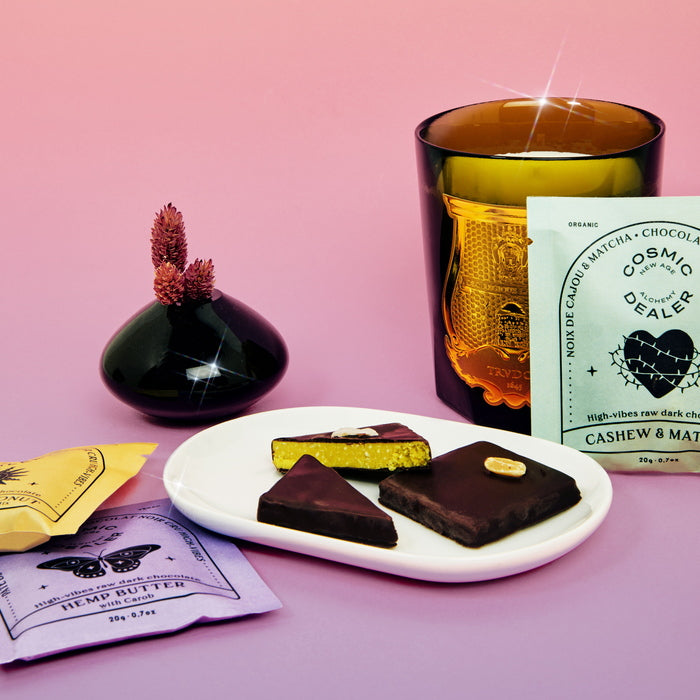Cosmic Dealer Caja de 10 Chocolates Chakra Mood con Vela