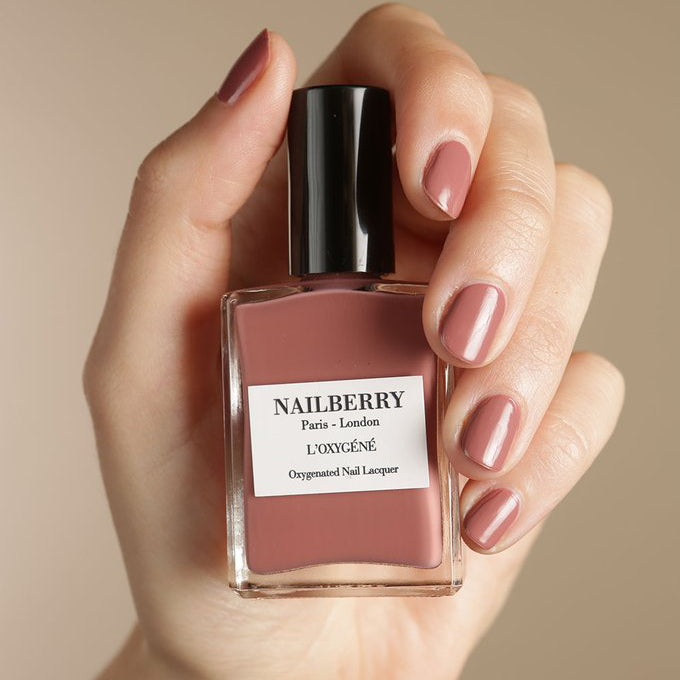 Nailberry L'Oxygéné Cashmere - sur les ongles