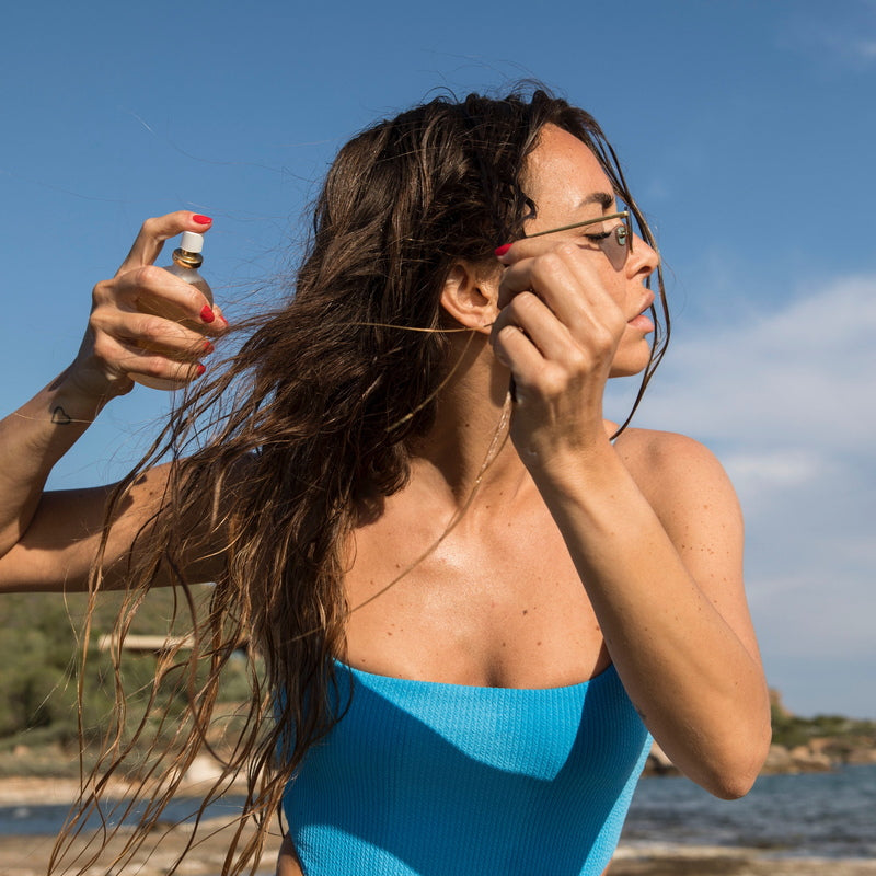 Le Beach Spray Vitaminé au Sel Marin - sur les cheveux