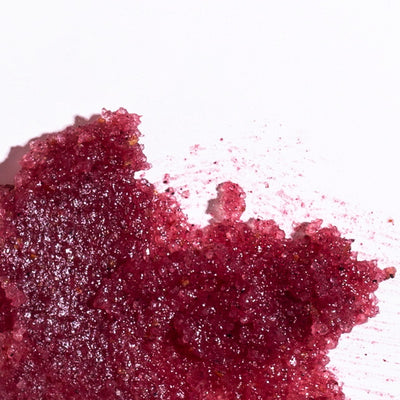 Henné Organics Lip Exfoliator Nordic Berries texture close up