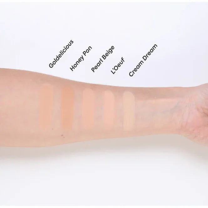 Mineral Foundation mit LSF 25 Arm Swatches from Cream Dream to Goldelicious