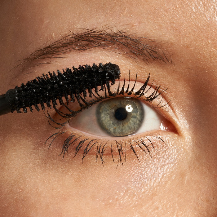 Kjaer Weis Im-Possible Mascara - eye lashes close up