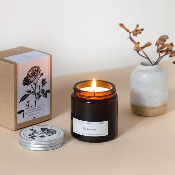 Lima Cosmetics Lily & Rose soy wax candle 120 ml