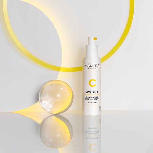Mádara Vitamin C Illuminating Recovery Cream 50 ml - lifestyle image