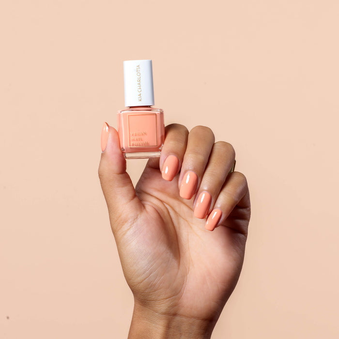 Kia Charlotta Vernis à ongles Namastay in Bed - sur les ongles