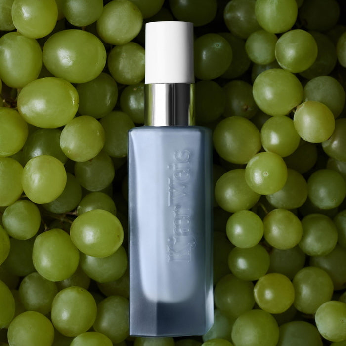 Kjaer Weis The Beautiful Night Potion - mood with grapes