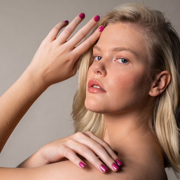 Kia Charlotta Vegan Nail Polish 15 Free - No Means No - Fingernails Model