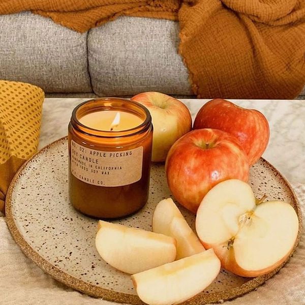 PF. Candle Co. No 02 Apple Picking - Mood with apple