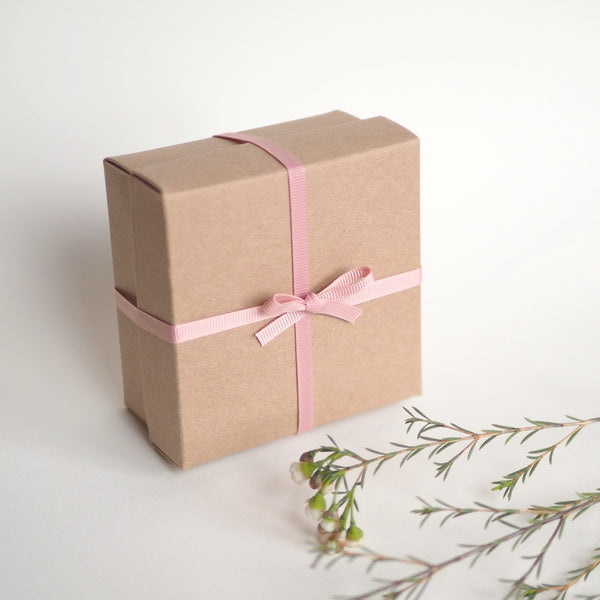 Caja de regalo con velas de Lima Cosmetics 4 velas