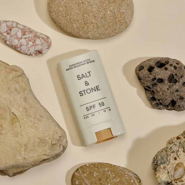 Salt & Stone Barra facial protectora solar con color SPF 50 15 g - entre piedras