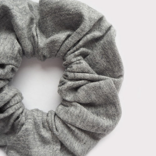 Jersey scrunchie | Gray mottled close-up