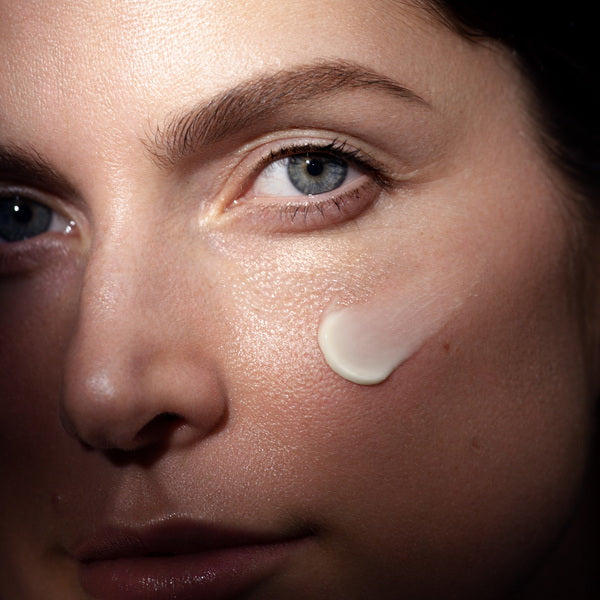 Mádara Time Miracle Reface Sleep & Peel Overnight Serum - on skin close up