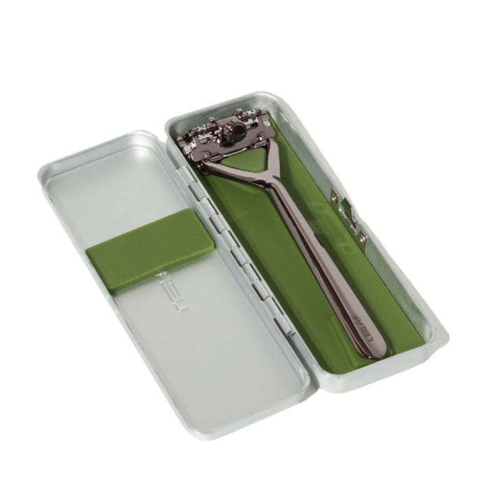 The Leaf Travel Case Silver open