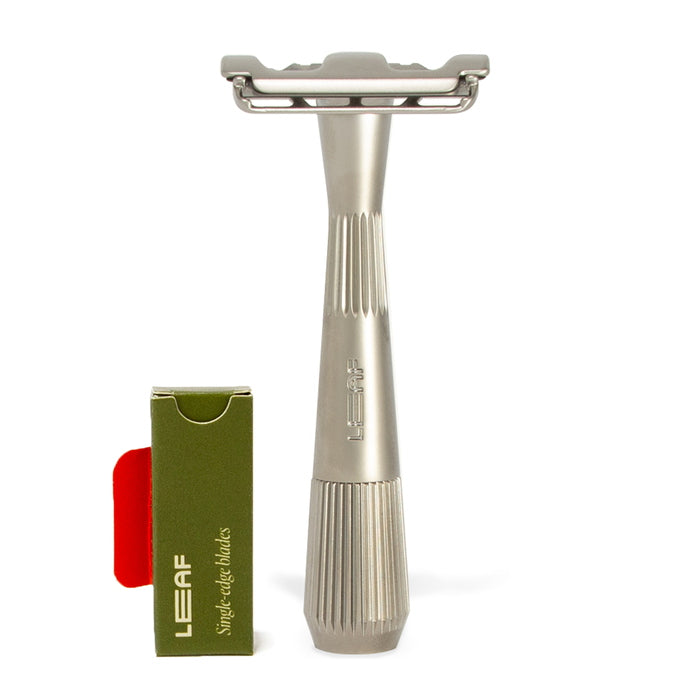 The Twig Razor Kit Silver with blades