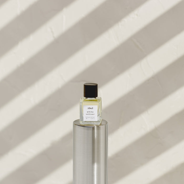 Abel White Vetiver Parfum Extrait Imagen de estilo de vida